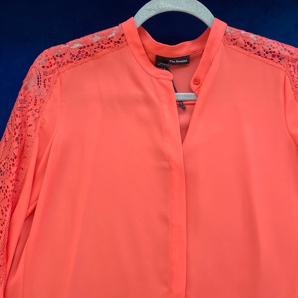 Gorgeous coral blouse with sleeve detail - Picture 5 of 6
